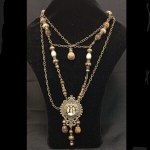 Colgante Virgen Perlas Antiguas
